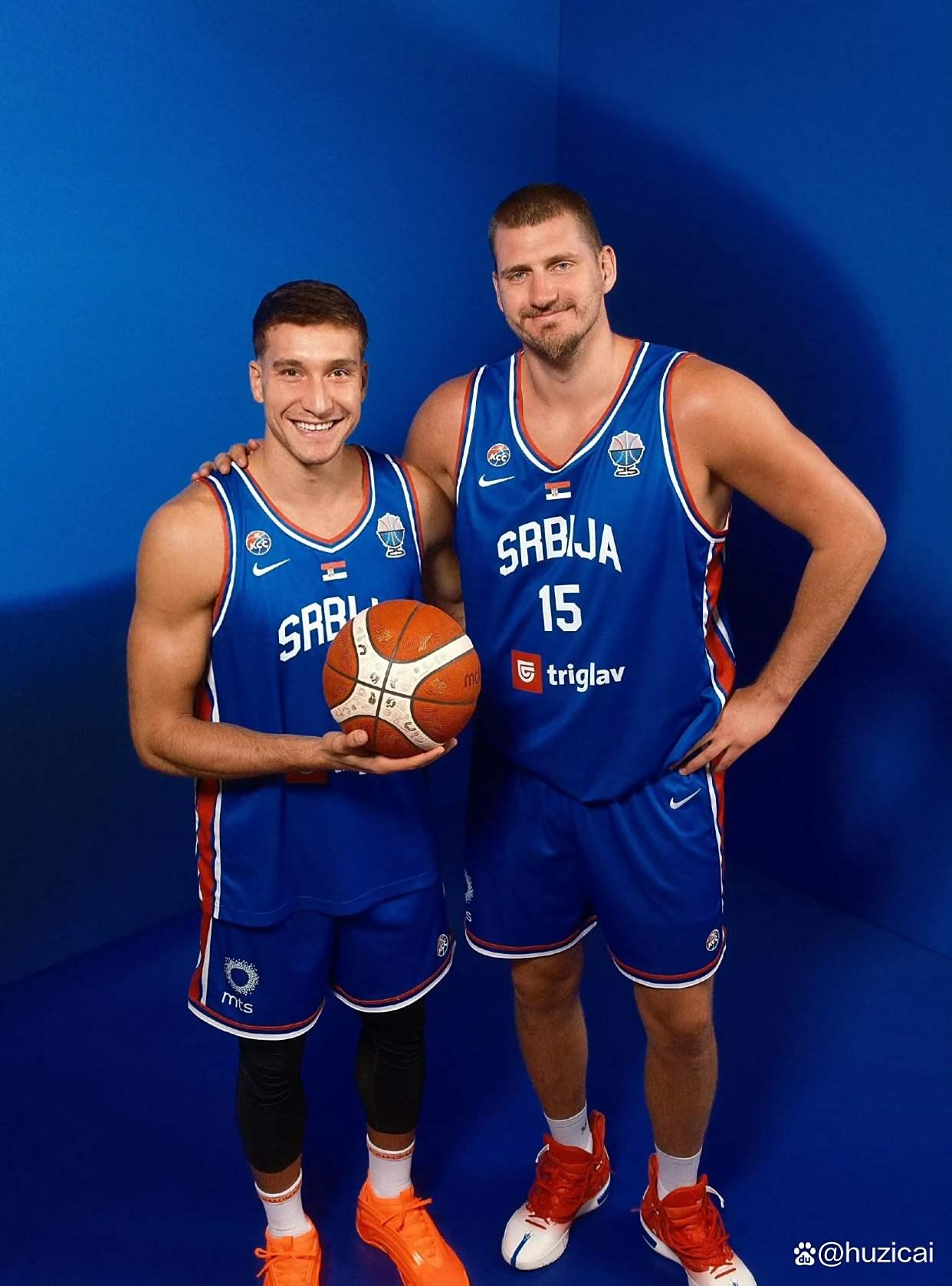 包含皇家社会训练开放日，关键时刻遗憾出局引欢呼，欧篮联在即，球队文化再被提及的词条