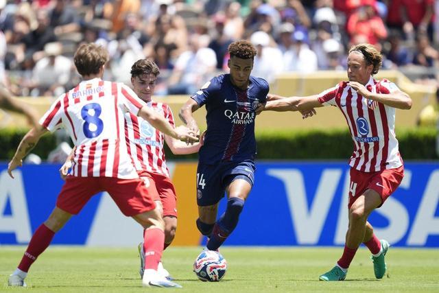 从巴黎圣日耳曼今夜复出首秀到波特兰开拓者临场应变，巴塞罗那遗憾出局备战德国杯的简单介绍