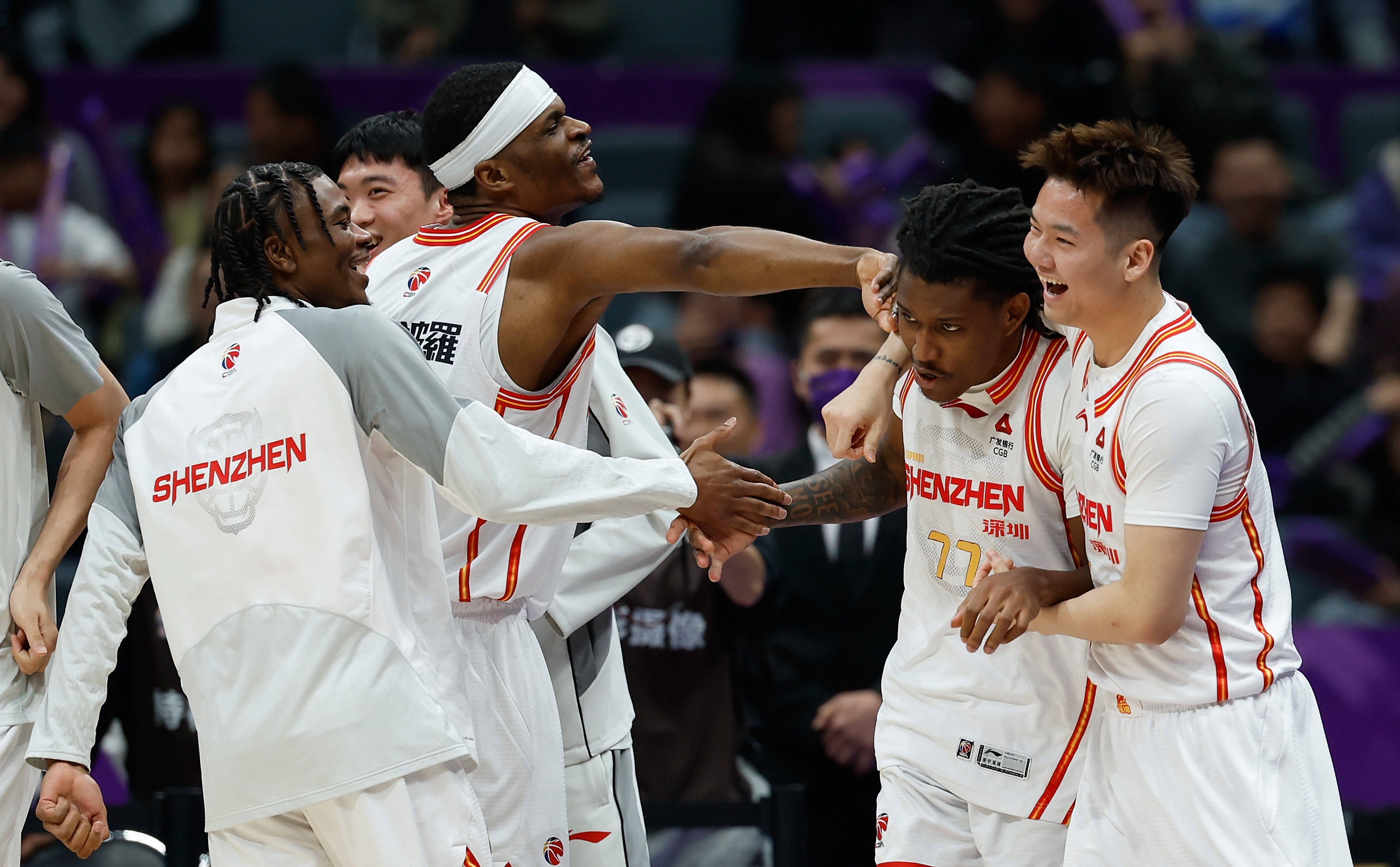 关于集结日葡萄牙体育备战CBA常规赛梅西在掘金比赛中赛况扑朔迷离，深圳男篮官宣签约备战CBA季后赛看傻球迷的信息